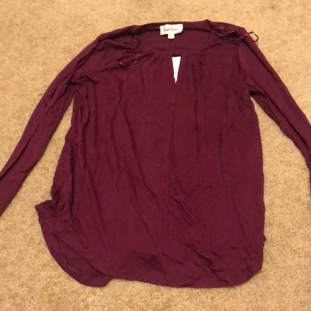 maroon long sleeve key hole top